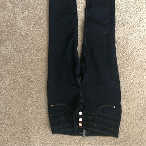 Skinny jeans, high waisted